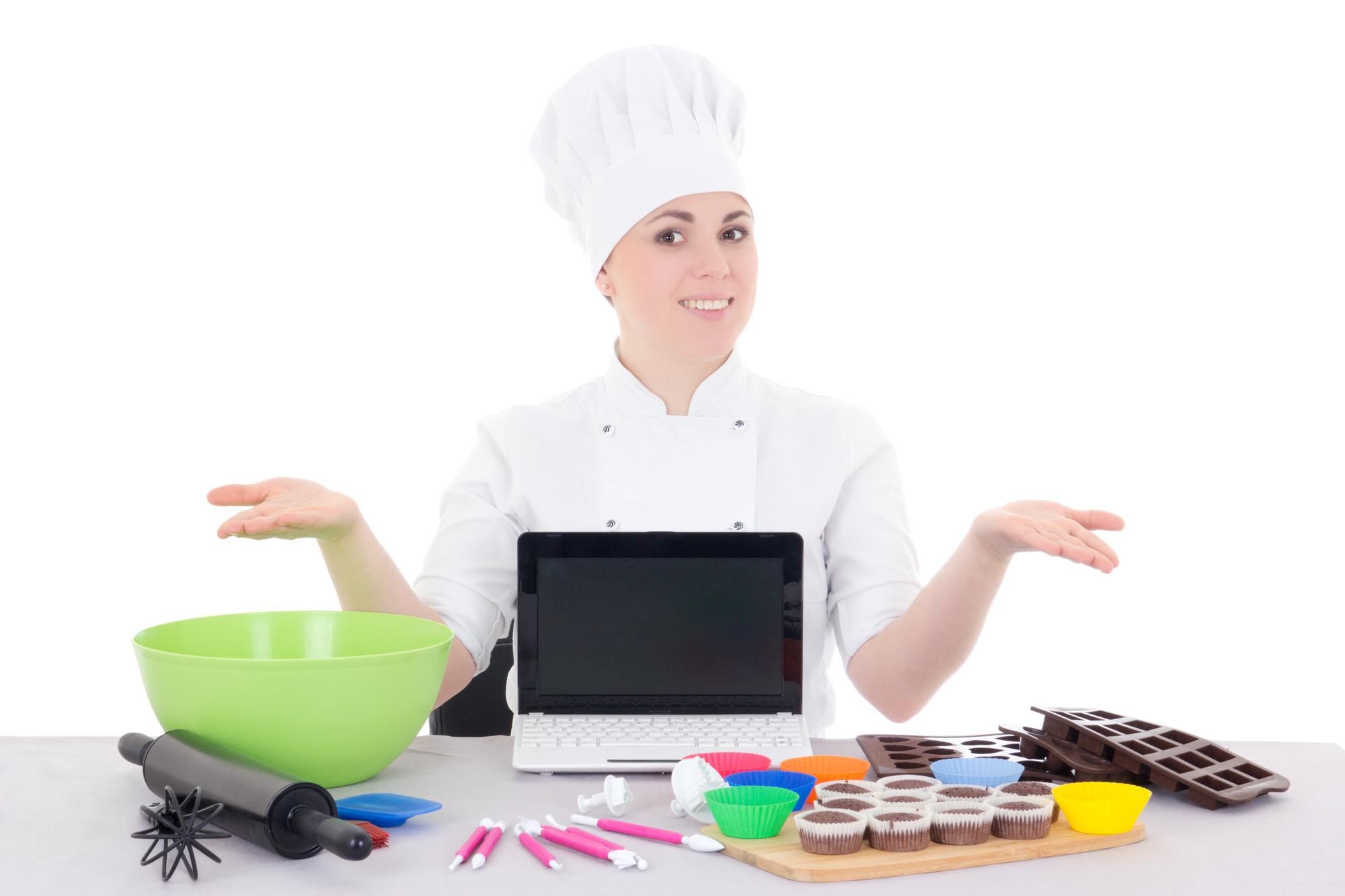 Ambiente della cucina didattica con luci calde
