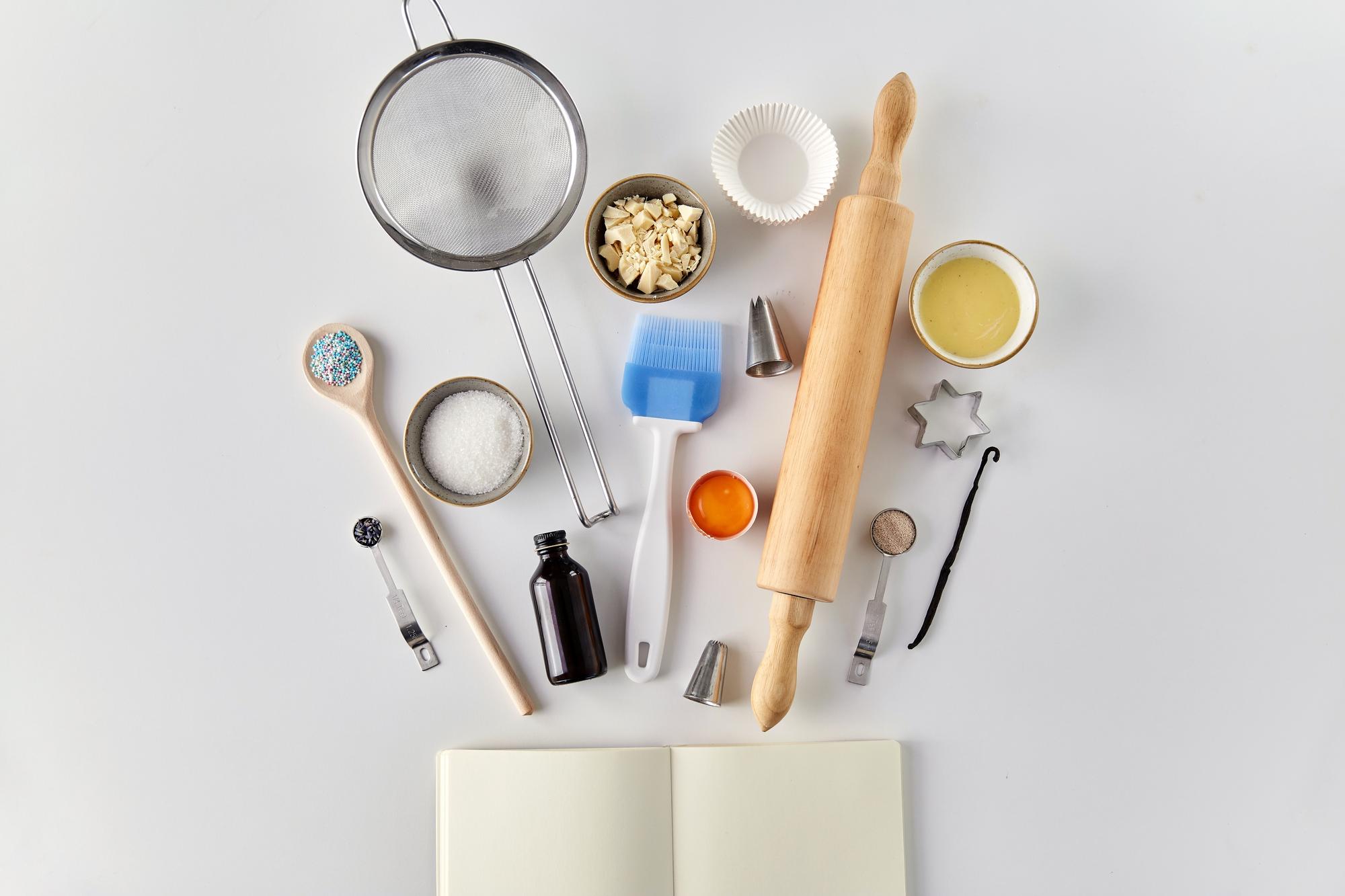 Set di utensili e ingredienti pronti per le lezioni
